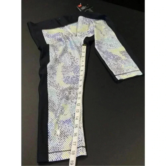 NWT Under Armour Womens Black Multicolor Compression HeatGear Leggings Medium - Picture 7 of 15